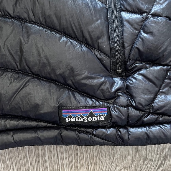 Patagonia Women's Down Sweater Vest - Picture 2 of 6